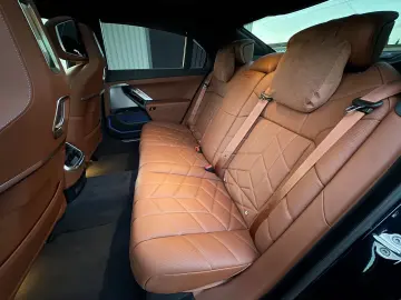 i7 xDrive 60 M Sport B&W Crystal