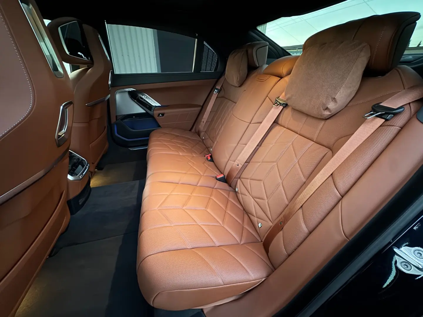 i7 xDrive 60 M Sport B&W Crystal