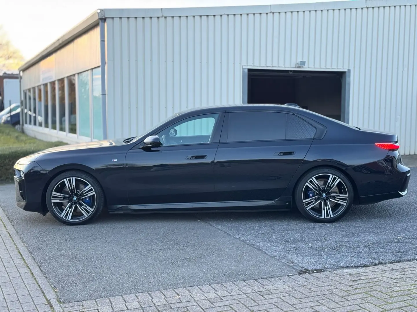 i7 xDrive 60 M Sport B&W Crystal