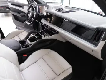 Cayenne E-Hybrid Pano Aero Design BOSE Sport 360