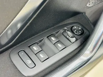 PEUGEOT 2008 2016 1.2I E6 GARANTIE 12 LUNI Rate Avans 0 Doar