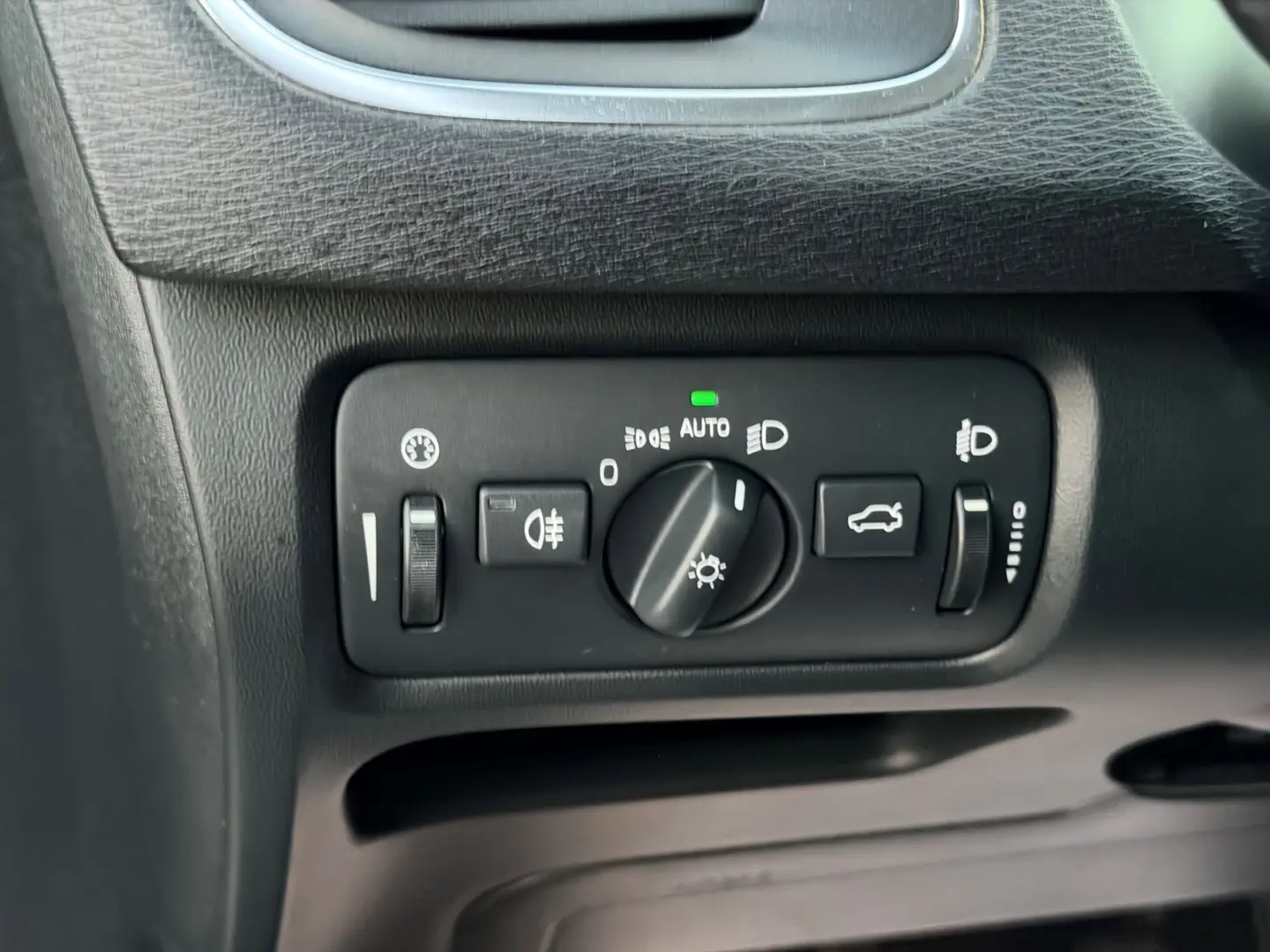 VOLVO V40 2015 1.6D E5 Garantie 12 Luni Rate Avans 0 Doar Cu