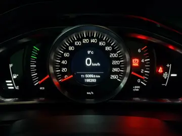 VOLVO V40 2015 1.6D E5 Garantie 12 Luni Rate Avans 0 Doar Cu