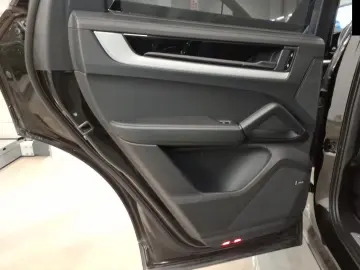 Cayenne Coupe S E-Hybrid HAL PDCC HeadUp 18Wege