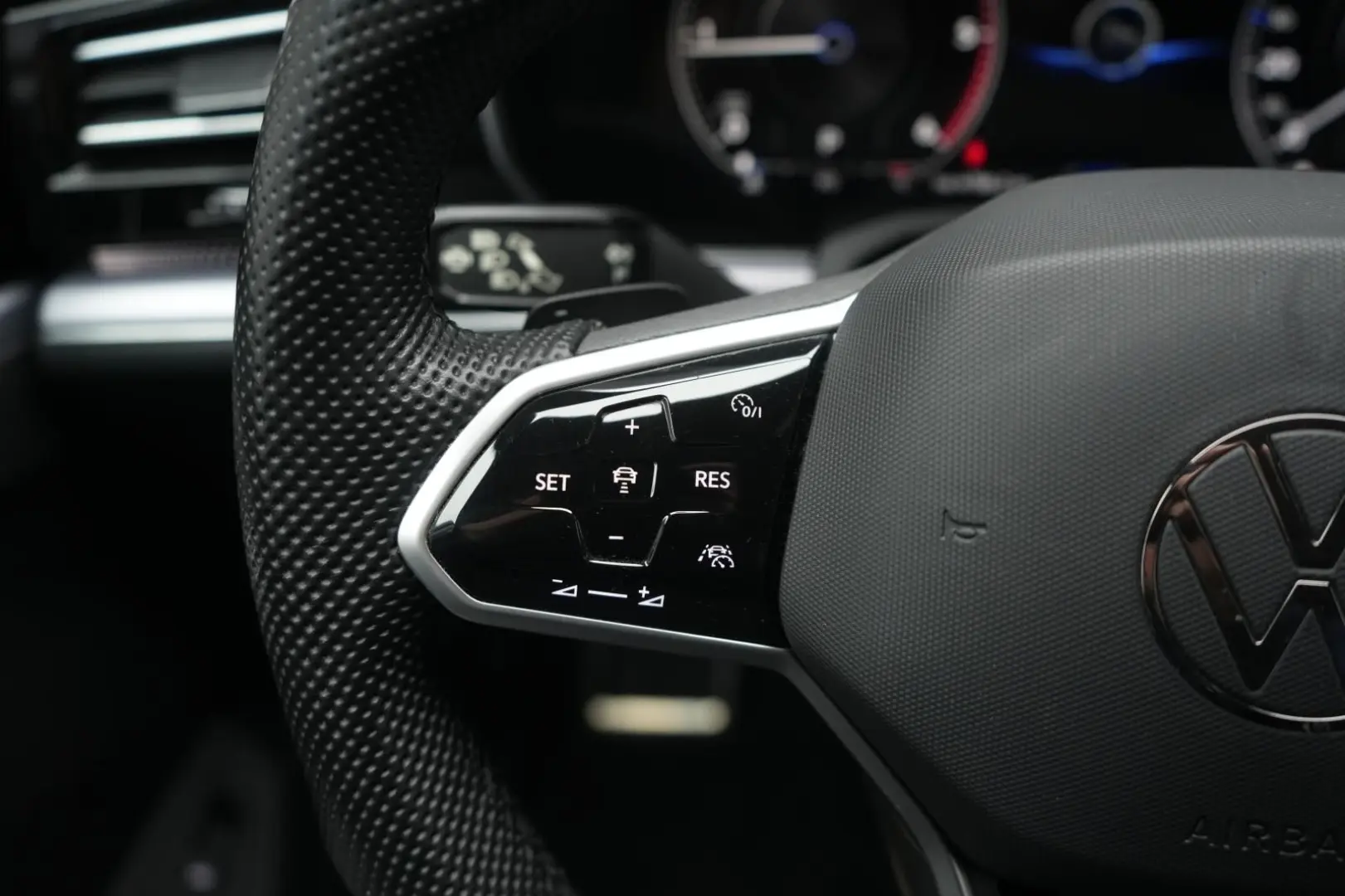 Touareg 3.0 V6 TDI 4Motion R line Leder ACC Kame