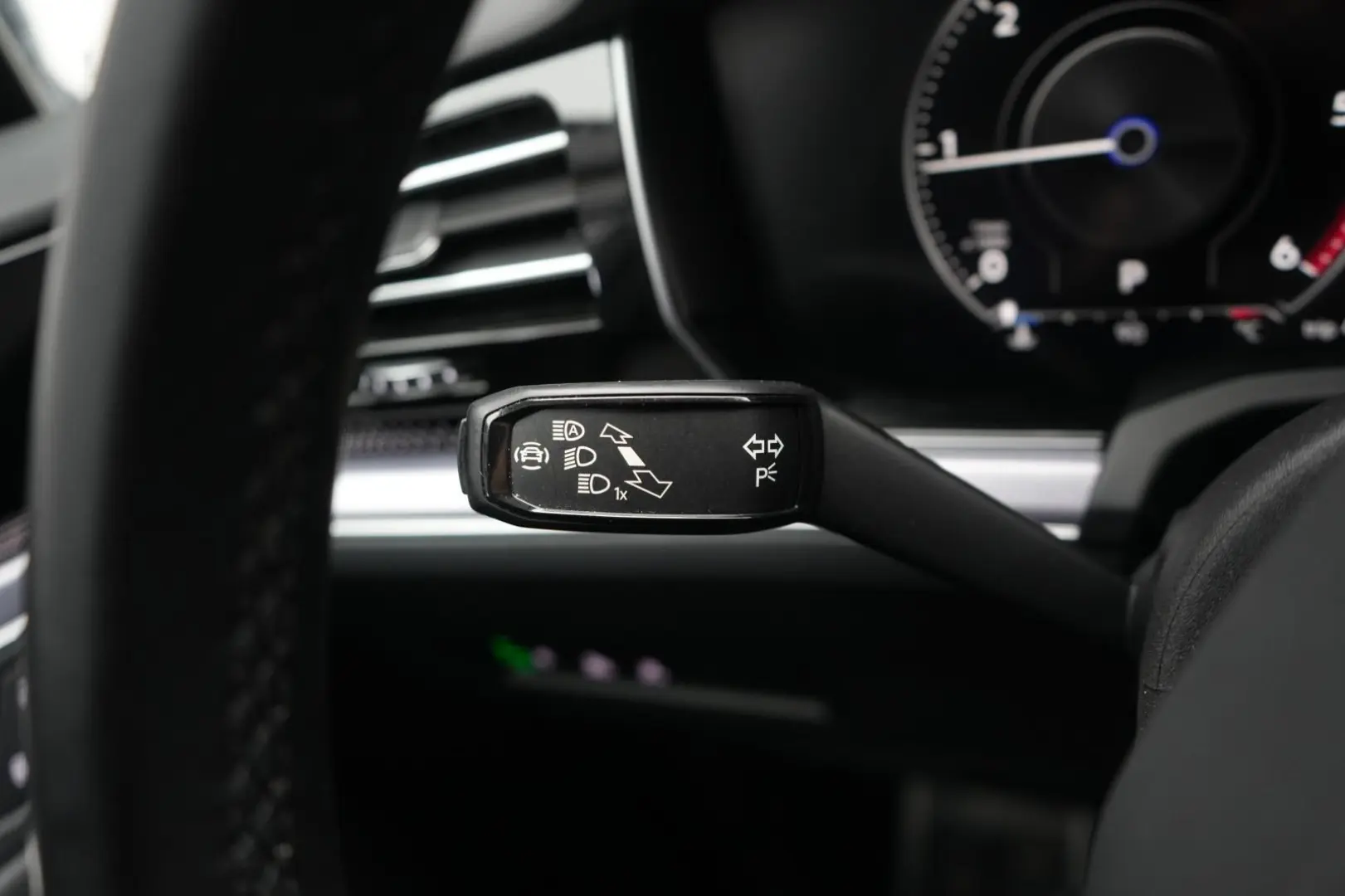 Touareg 3.0 V6 TDI 4Motion R line Leder ACC Kame