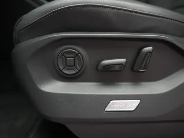 Touareg 3.0 V6 TDI 4Motion R line Leder ACC Kame