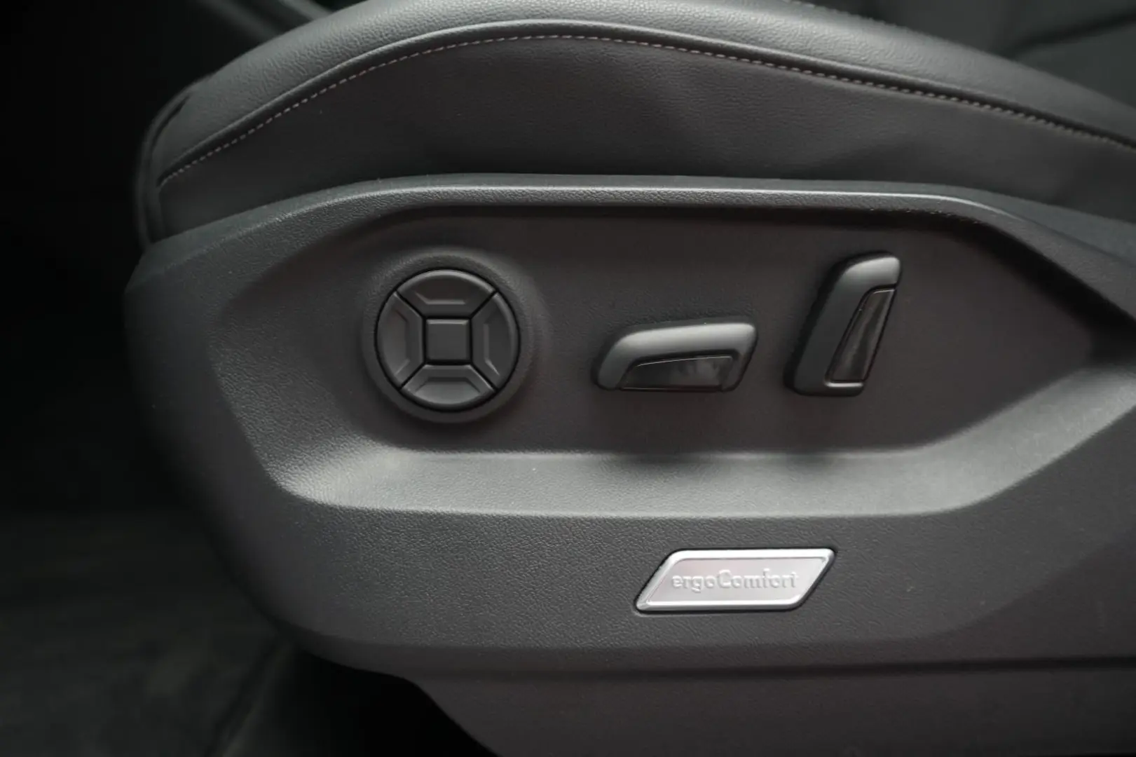 Touareg 3.0 V6 TDI 4Motion R line Leder ACC Kame