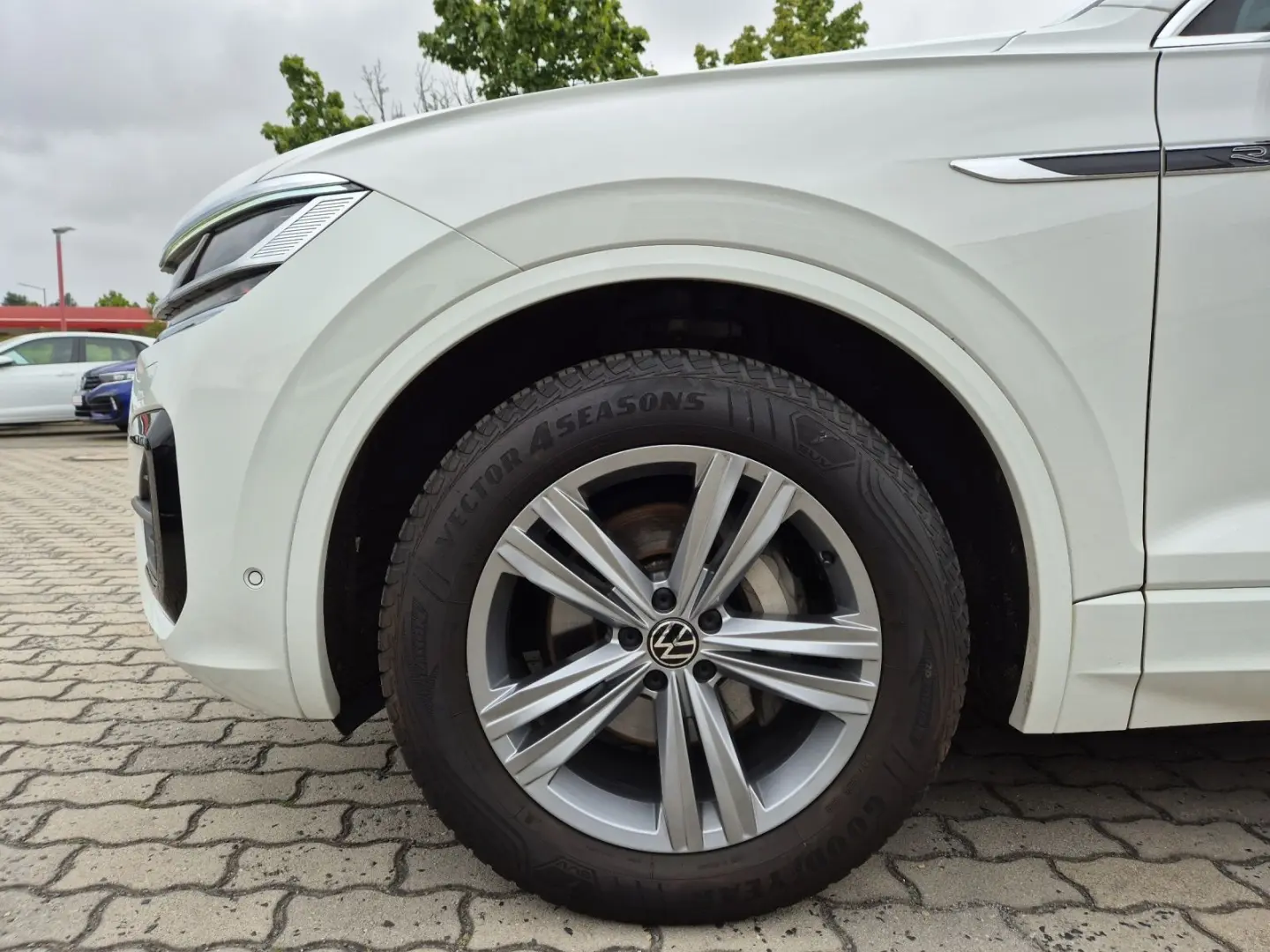 Touareg TDI R-Line 4M Matrix Luft Navi Pano Lede