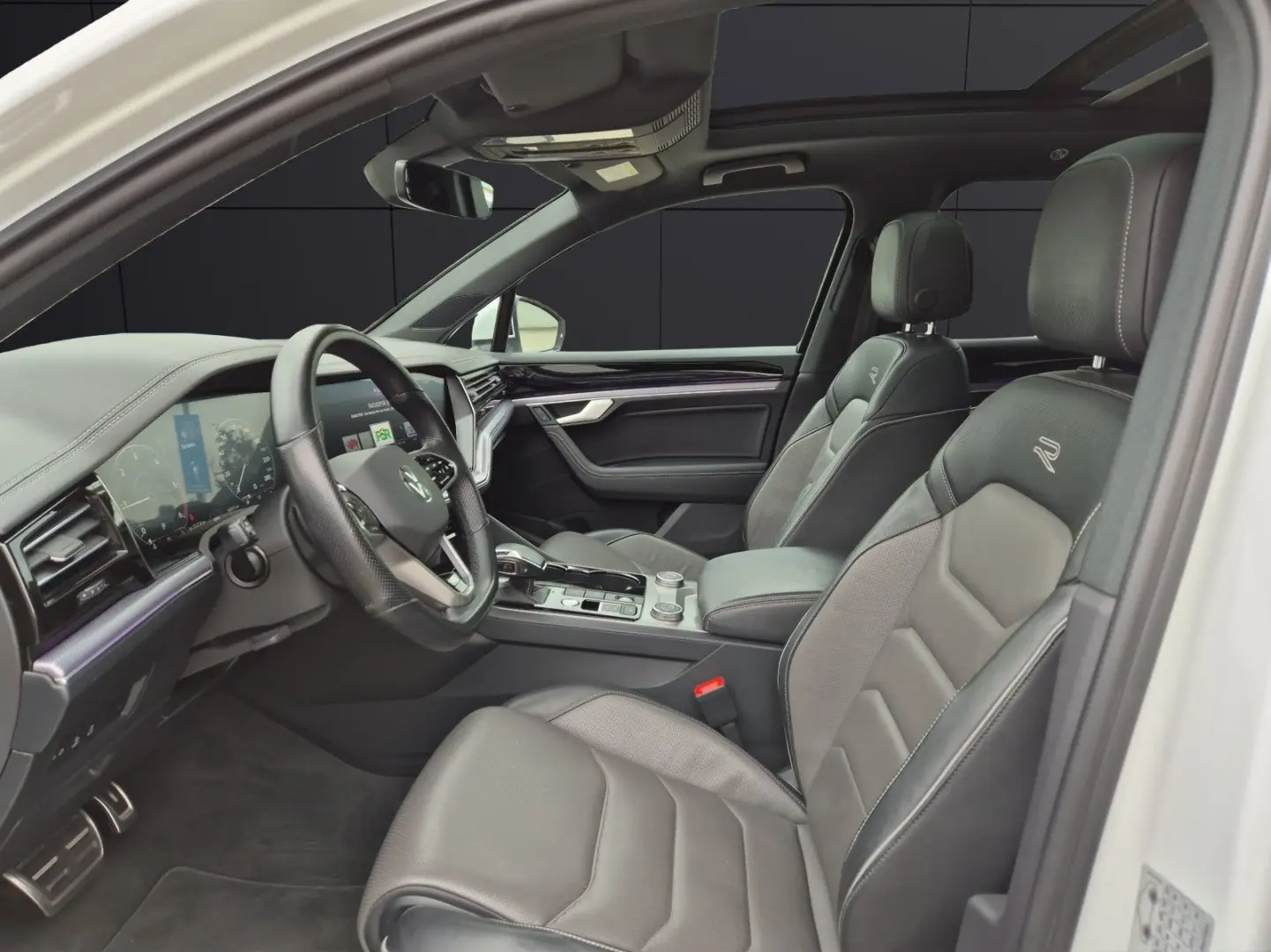 Touareg TDI R-Line 4M Matrix Luft Navi Pano Lede