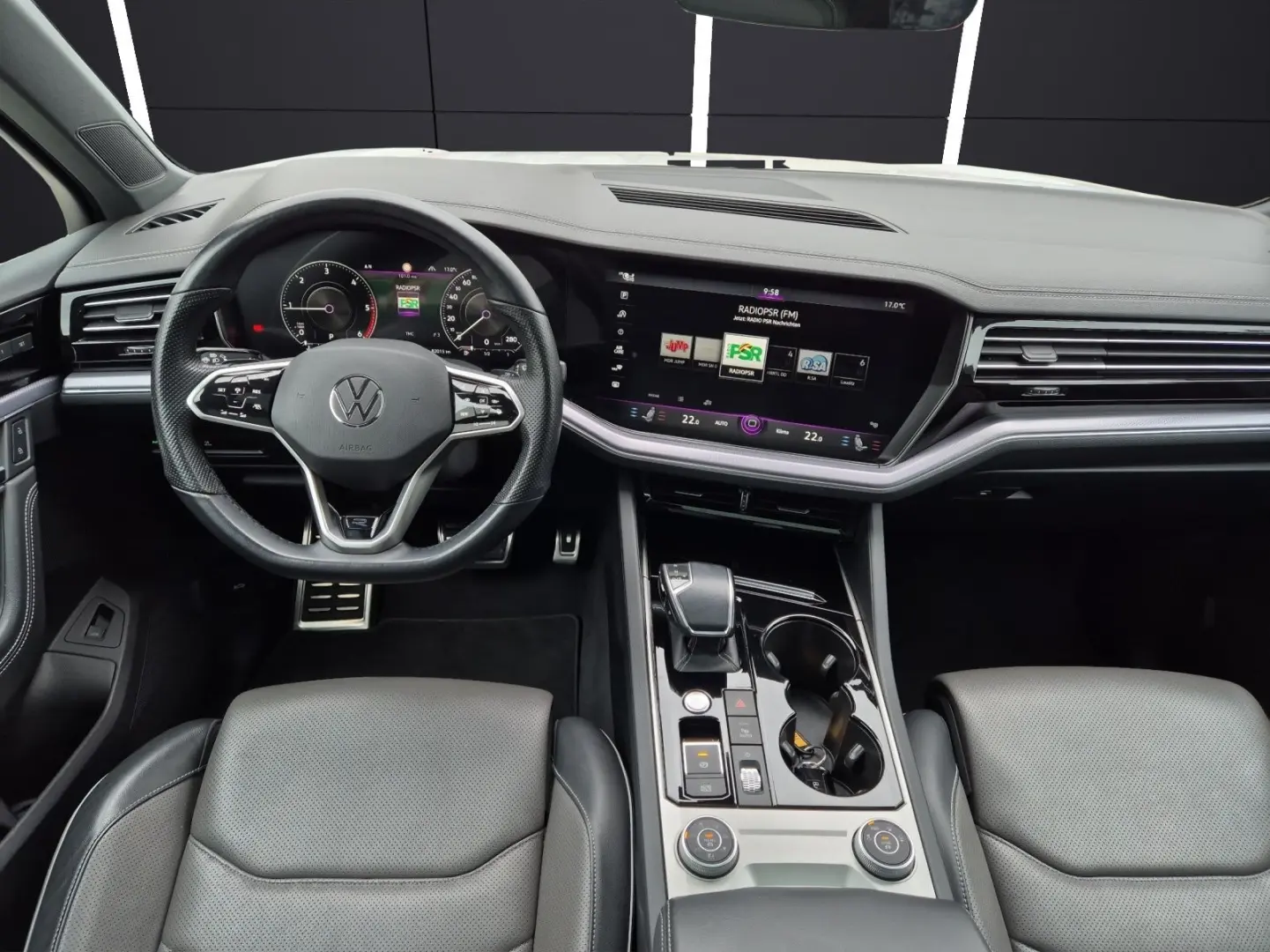 Touareg TDI R-Line 4M Matrix Luft Navi Pano Lede