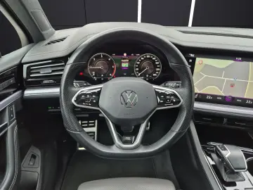 Touareg TDI R-Line 4M Matrix Luft Navi Pano Lede