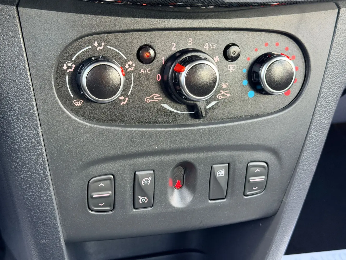 DACIA Dacia-logan-stepway 2018 1.5D E6 Garantie 12 Luni Rate