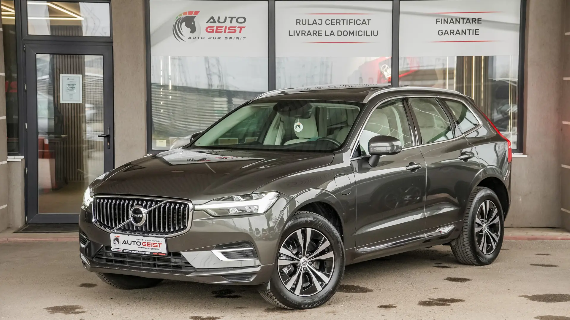 VOLVO XC60 T6 PLUG-IN HYBRID AWD INSCRIPTION