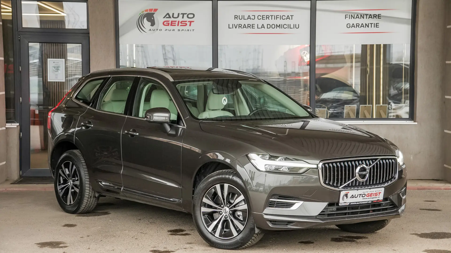 VOLVO XC60 T6 PLUG-IN HYBRID AWD INSCRIPTION