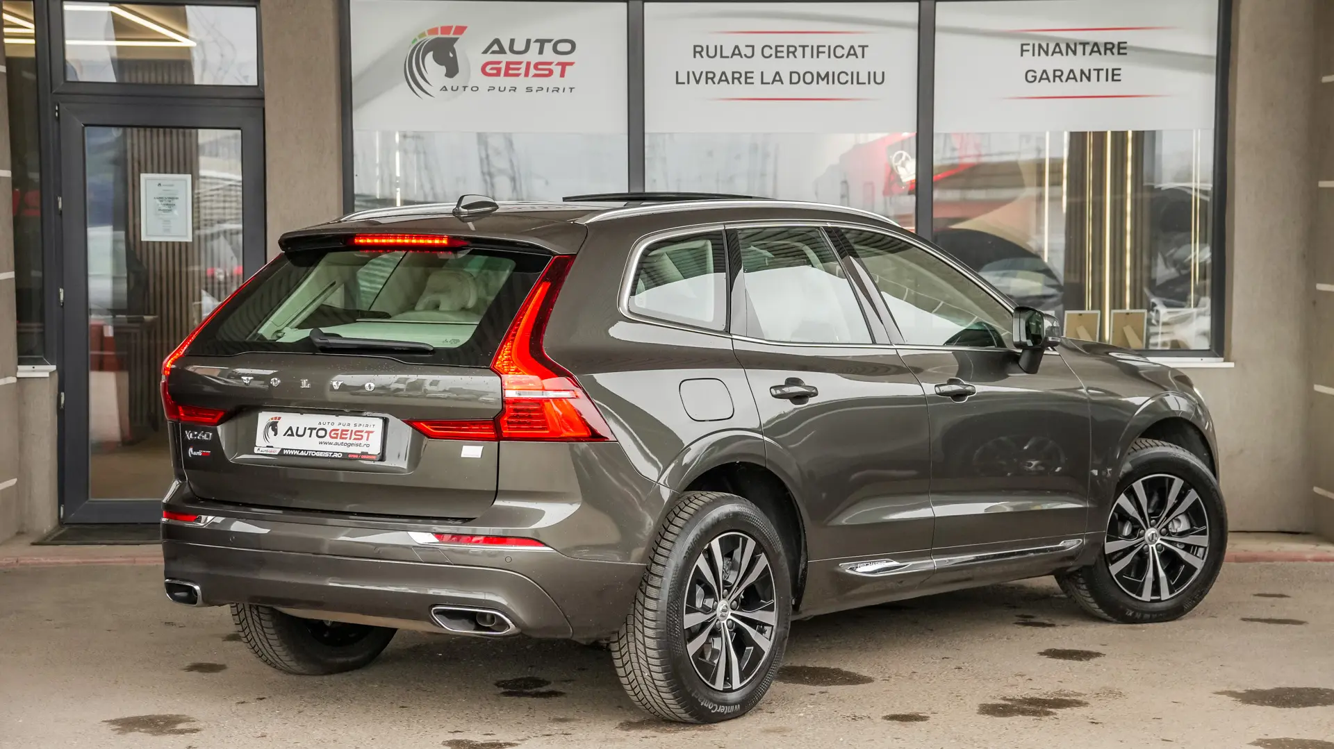 VOLVO XC60 T6 PLUG-IN HYBRID AWD INSCRIPTION