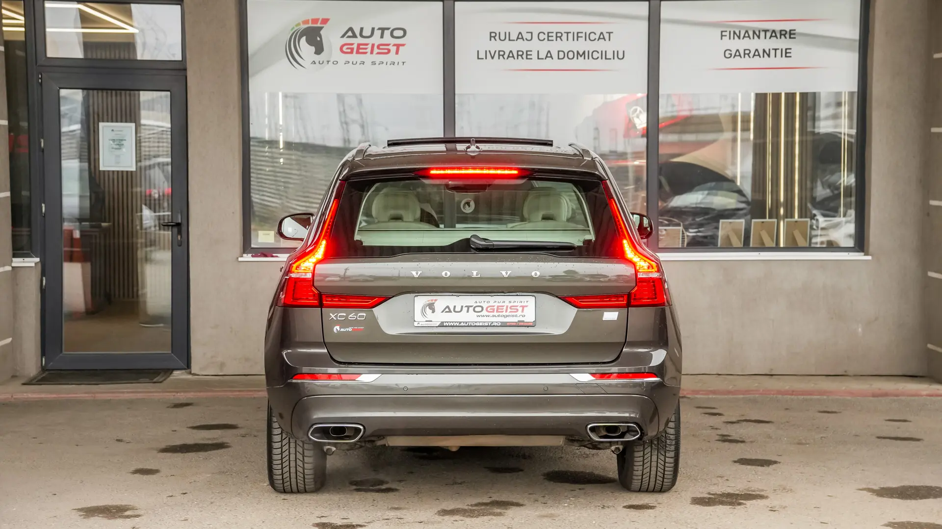 VOLVO XC60 T6 PLUG-IN HYBRID AWD INSCRIPTION