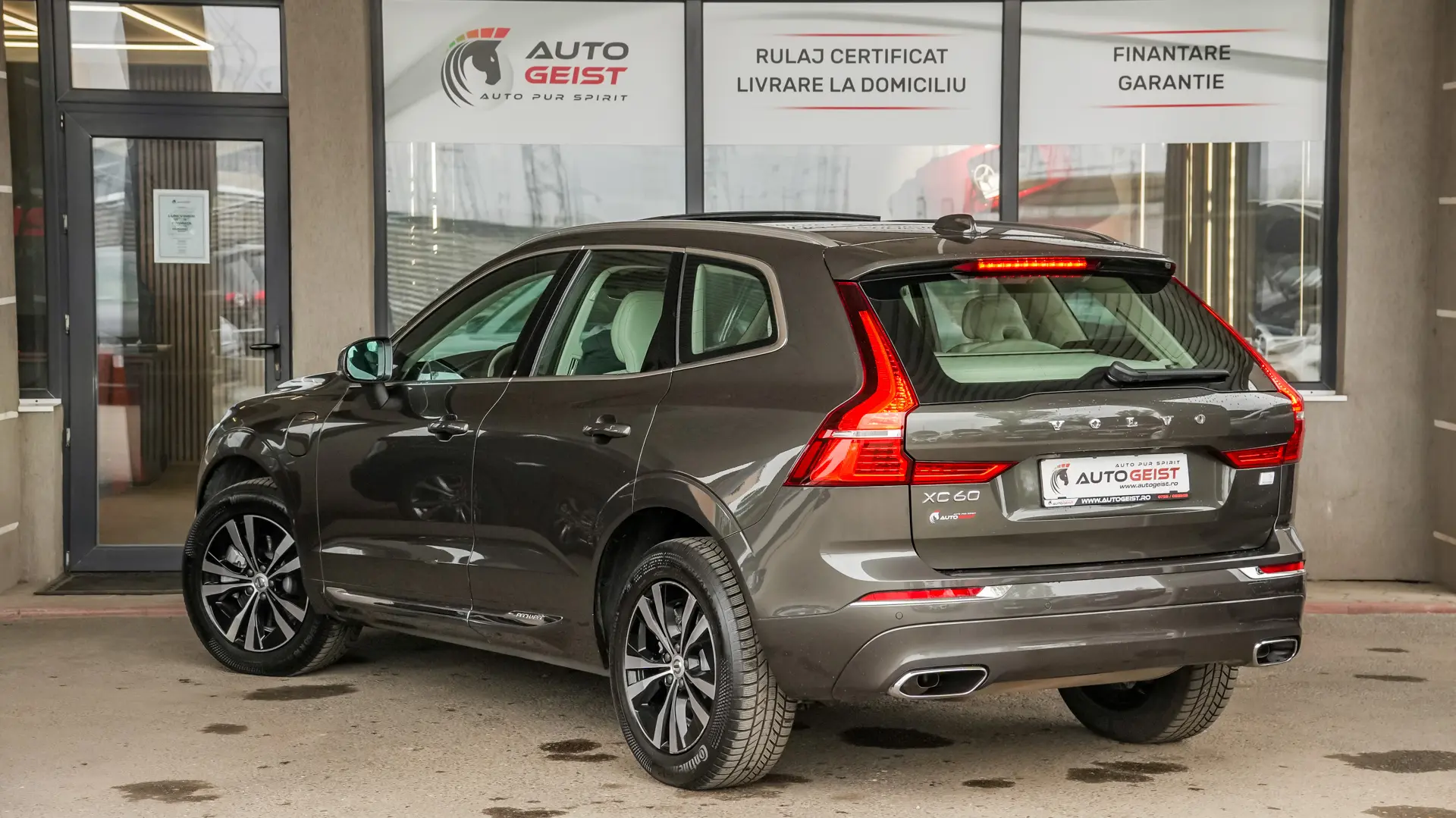 VOLVO XC60 T6 PLUG-IN HYBRID AWD INSCRIPTION
