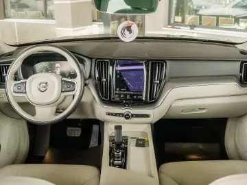 VOLVO XC60 T6 PLUG-IN HYBRID AWD INSCRIPTION