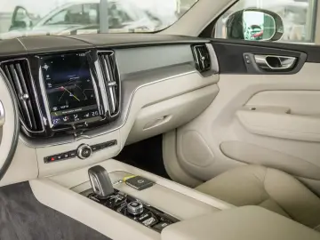 VOLVO XC60 T6 PLUG-IN HYBRID AWD INSCRIPTION