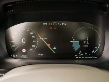 VOLVO XC60 T6 PLUG-IN HYBRID AWD INSCRIPTION