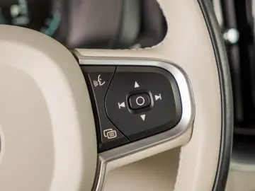 VOLVO XC60 T6 PLUG-IN HYBRID AWD INSCRIPTION