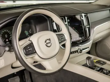 VOLVO XC60 T6 PLUG-IN HYBRID AWD INSCRIPTION