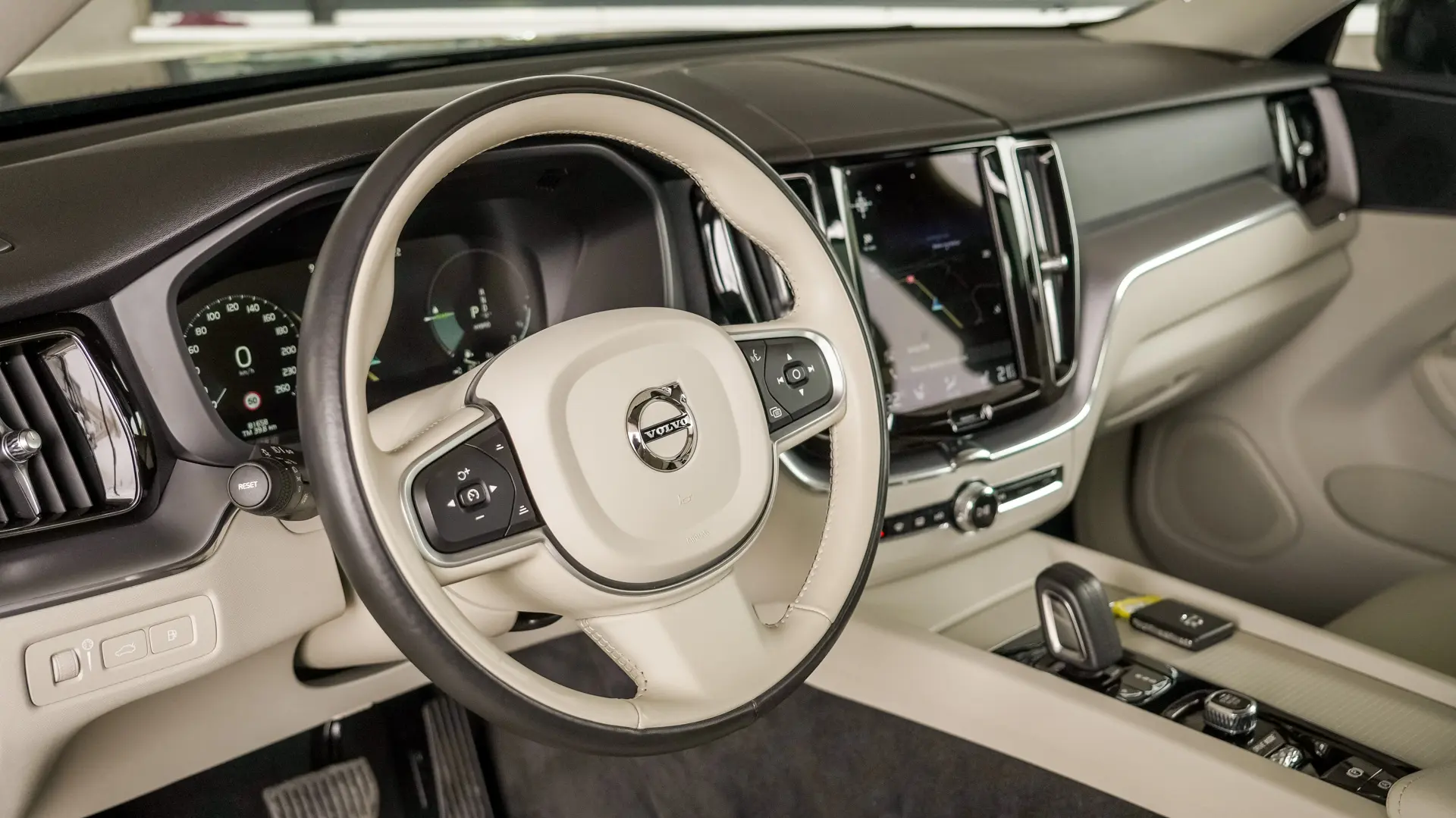 VOLVO XC60 T6 PLUG-IN HYBRID AWD INSCRIPTION