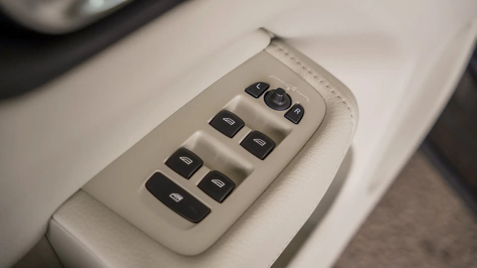 VOLVO XC60 T6 PLUG-IN HYBRID AWD INSCRIPTION