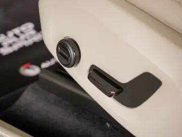 VOLVO XC60 T6 PLUG-IN HYBRID AWD INSCRIPTION