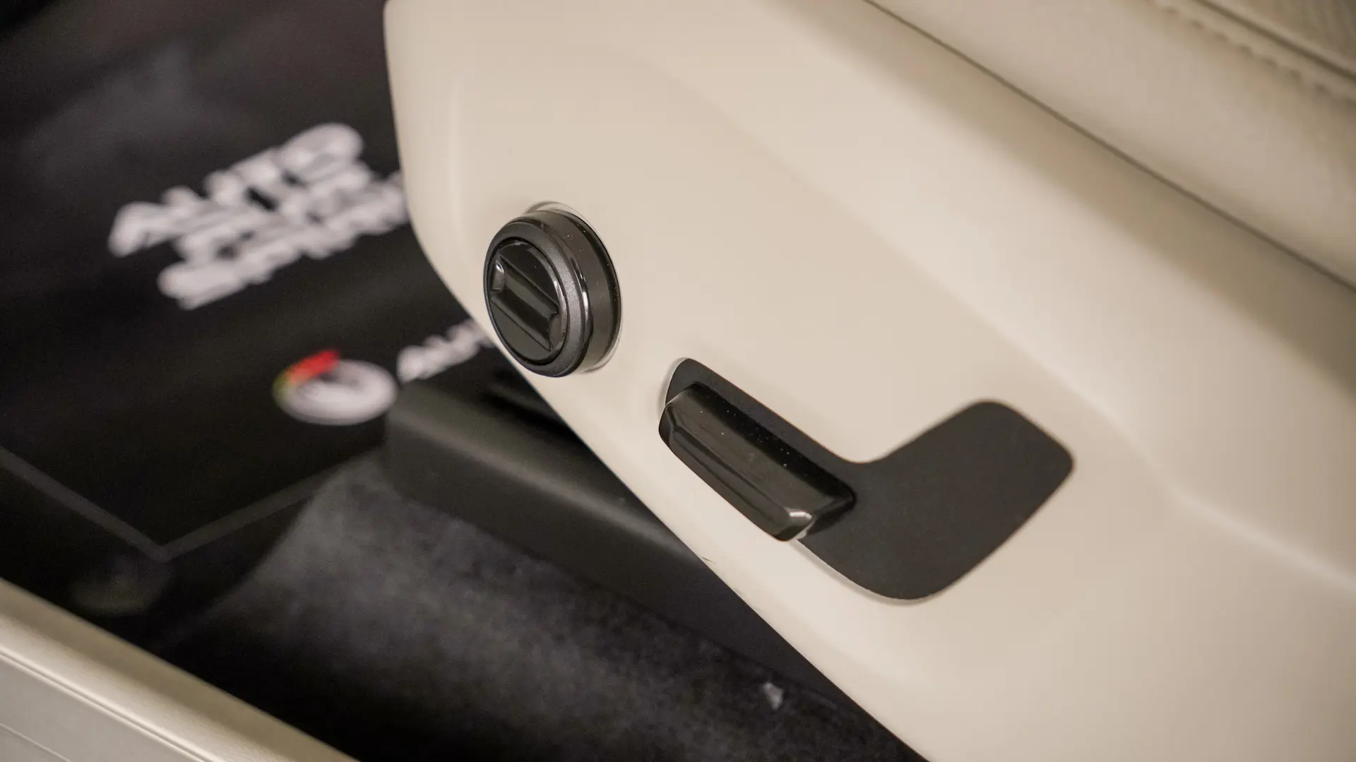 VOLVO XC60 T6 PLUG-IN HYBRID AWD INSCRIPTION