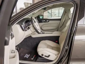 VOLVO XC60 T6 PLUG-IN HYBRID AWD INSCRIPTION