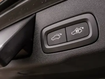 VOLVO XC60 T6 PLUG-IN HYBRID AWD INSCRIPTION