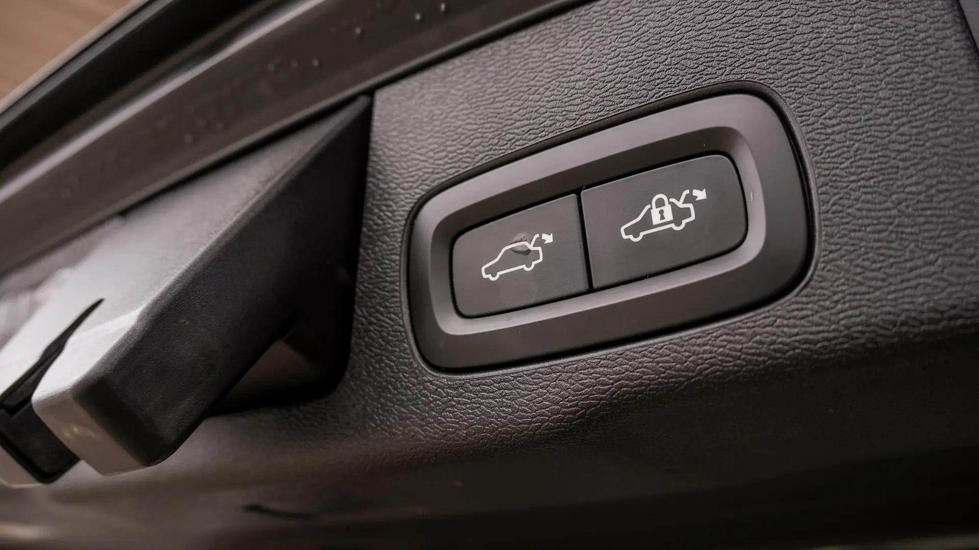 VOLVO XC60 T6 PLUG-IN HYBRID AWD INSCRIPTION