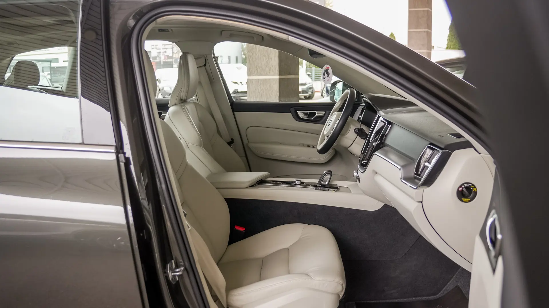 VOLVO XC60 T6 PLUG-IN HYBRID AWD INSCRIPTION