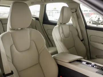 VOLVO XC60 T6 PLUG-IN HYBRID AWD INSCRIPTION