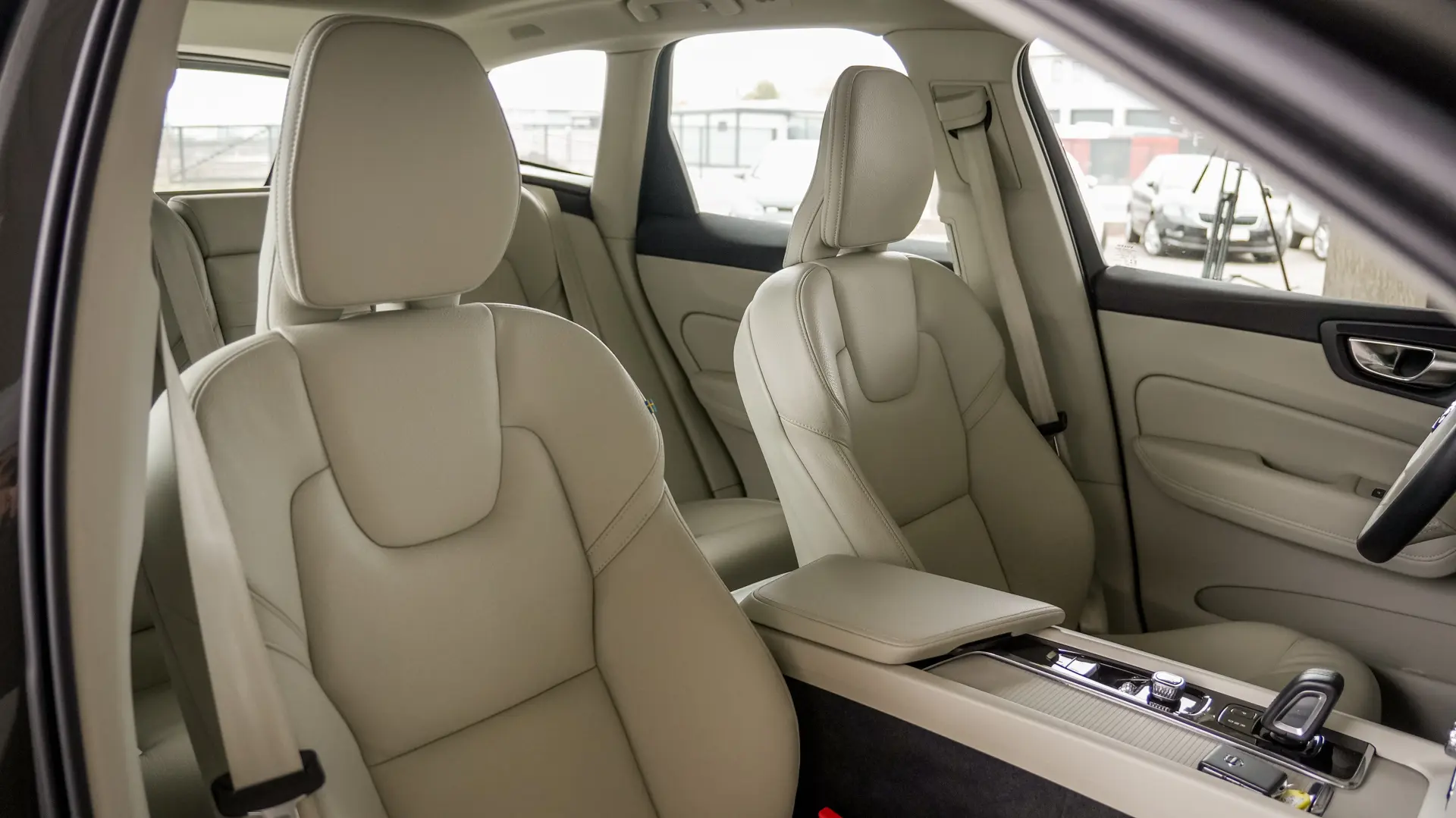 VOLVO XC60 T6 PLUG-IN HYBRID AWD INSCRIPTION