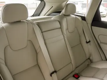 VOLVO XC60 T6 PLUG-IN HYBRID AWD INSCRIPTION