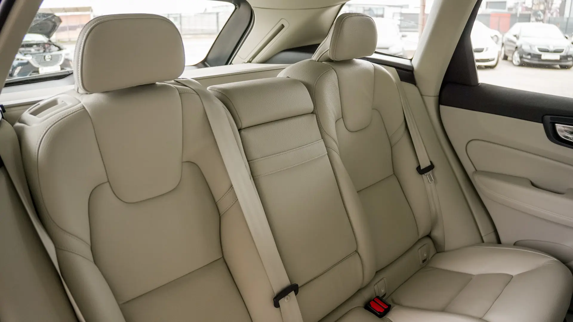 VOLVO XC60 T6 PLUG-IN HYBRID AWD INSCRIPTION