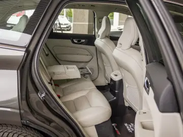 VOLVO XC60 T6 PLUG-IN HYBRID AWD INSCRIPTION