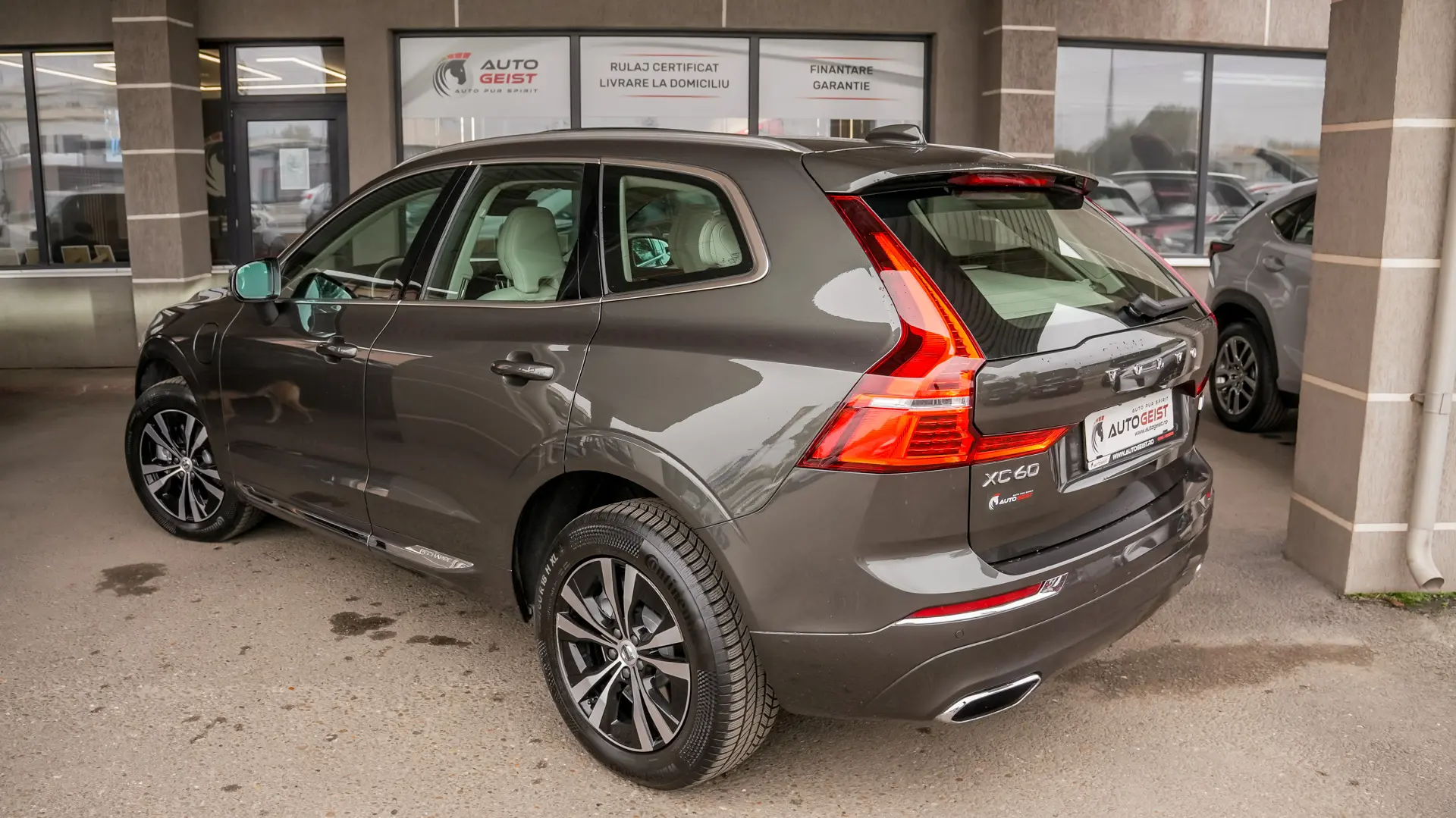VOLVO XC60 T6 PLUG-IN HYBRID AWD INSCRIPTION