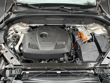 XC60 T6 AWD Plug-in Hybrid Plus Dark