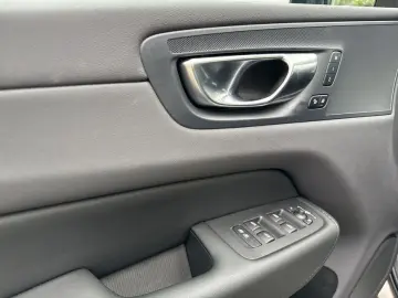 XC60 T6 AWD Plug-in Hybrid Plus Dark