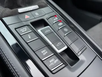 718 BOXSTER SPYDER  1.HAND SCHALENSITZE CARBON