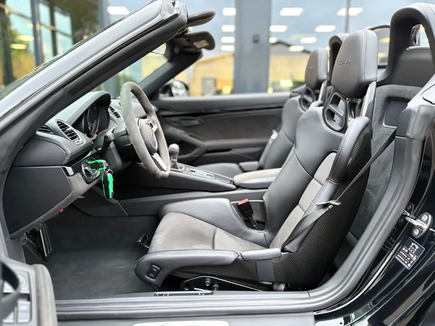 718 BOXSTER SPYDER  1.HAND SCHALENSITZE CARBON