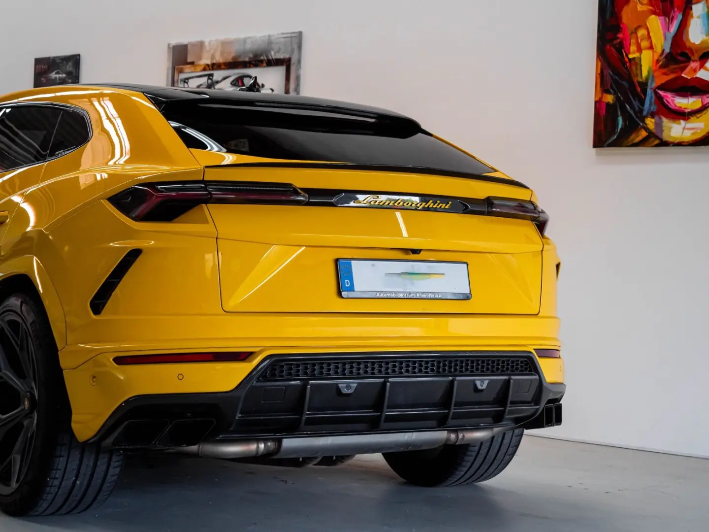 Lamborghini Urus 4.0 V8 Autom. - NOVITEC PANO CARBON 23