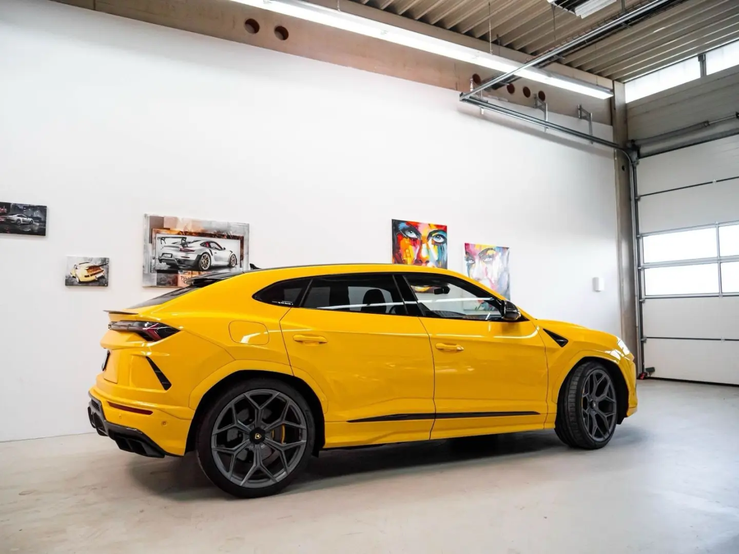 Lamborghini Urus 4.0 V8 Autom. - NOVITEC PANO CARBON 23