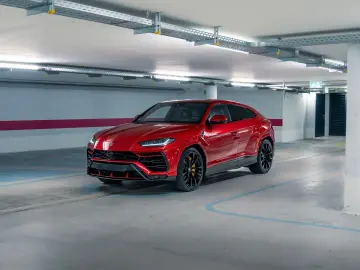 Lamborghini Urus   B&O PANO Q-CITURA CARBON MASSAGE
