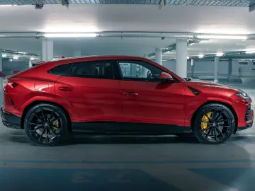 Lamborghini Urus   B&O PANO Q-CITURA CARBON MASSAGE