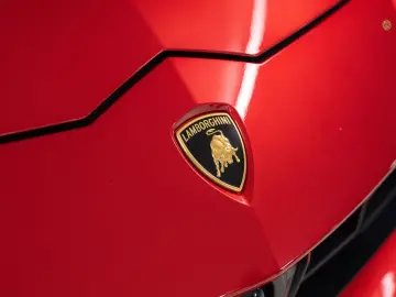 Lamborghini Urus   B&O PANO Q-CITURA CARBON MASSAGE